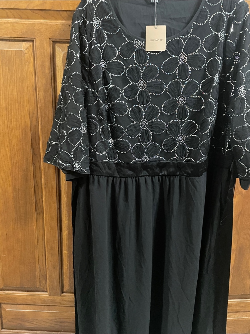 BloomChic Black Floral sequined full length dress Sz. 26 NEW
